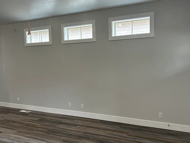 6405 W York St — Photo 11