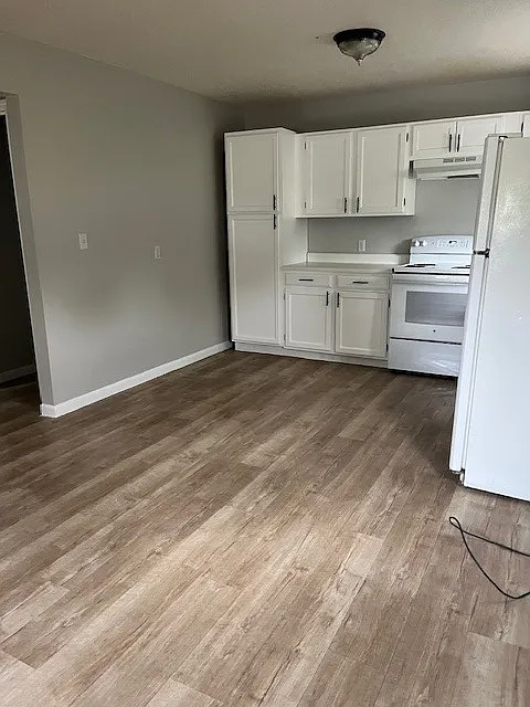 1729 Bancroft Ave — Photo 3