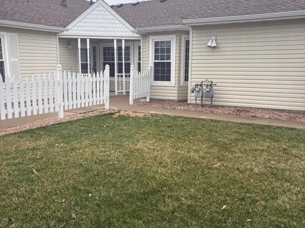418 Sarazin St, Shakopee, MN 55379