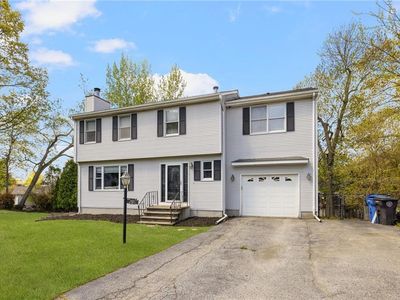 64 Long Ct, Cranston, RI, 02920
