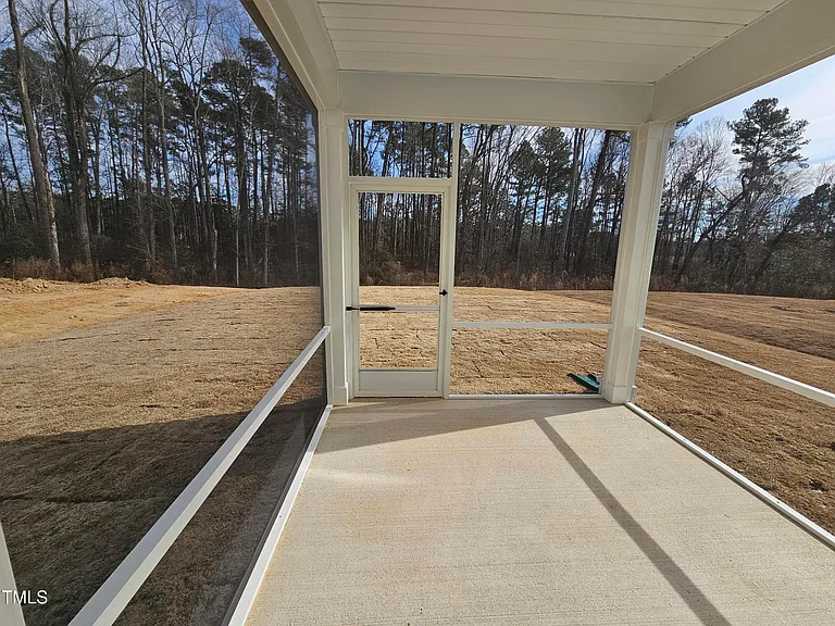 469 Willard Woods Dr — Photo 10