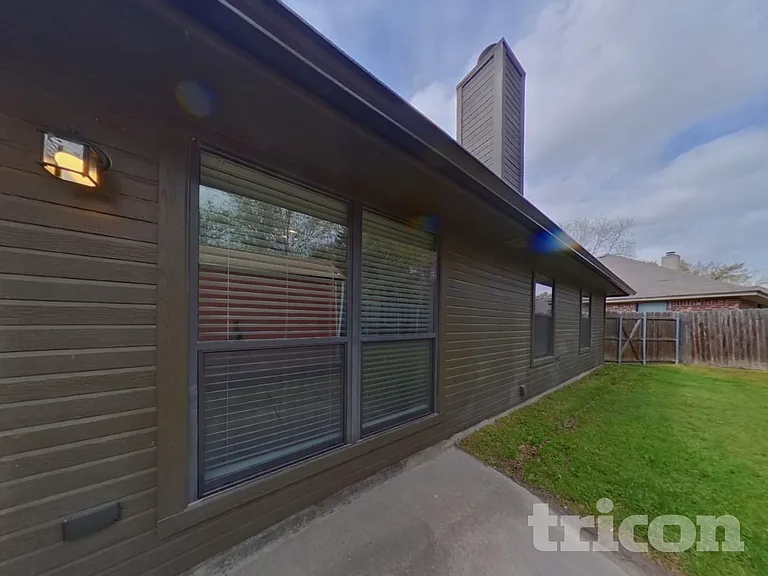 108 Parkwood Ct — Photo 17