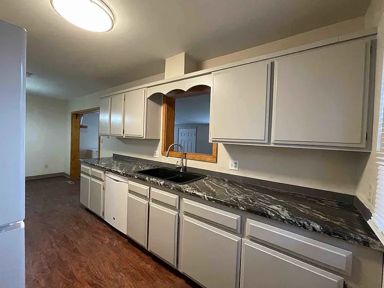 1201 Ponderosa Dr — Photo 3