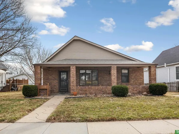 4323 S 39th St, Omaha, NE 68107