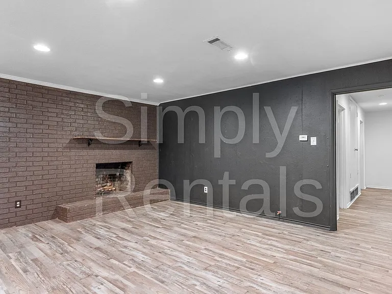 705 Plano St — Photo 16