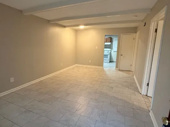 Greenbriar Apartments, 310 Greenbriar Rd APT J, Greensboro, NC 27405