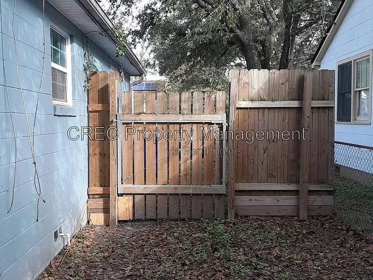 1519 Balsam St #A — Photo 16