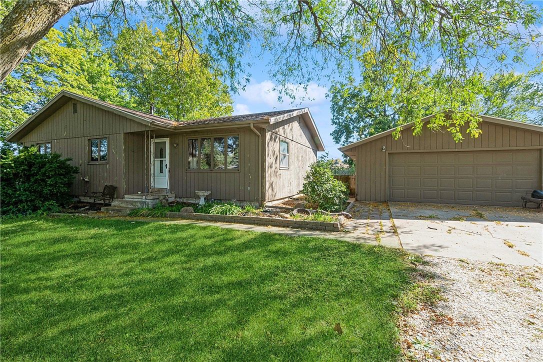 108 Cherry St, De Soto, IA 50069 MLS 682972 Zillow