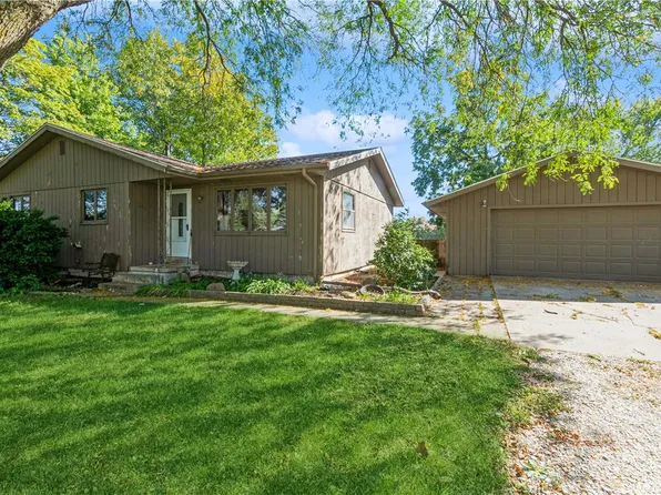 108 Cherry St, De Soto, IA 50069