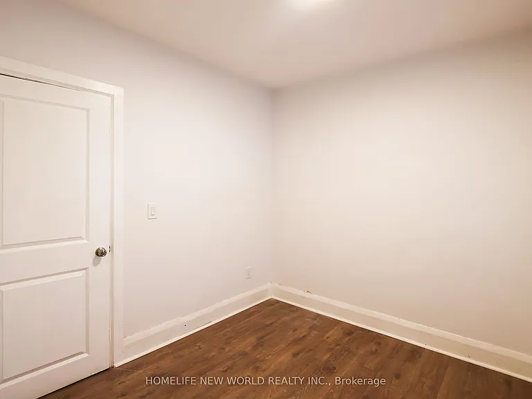 32 Pendeen Ave — Photo 7
