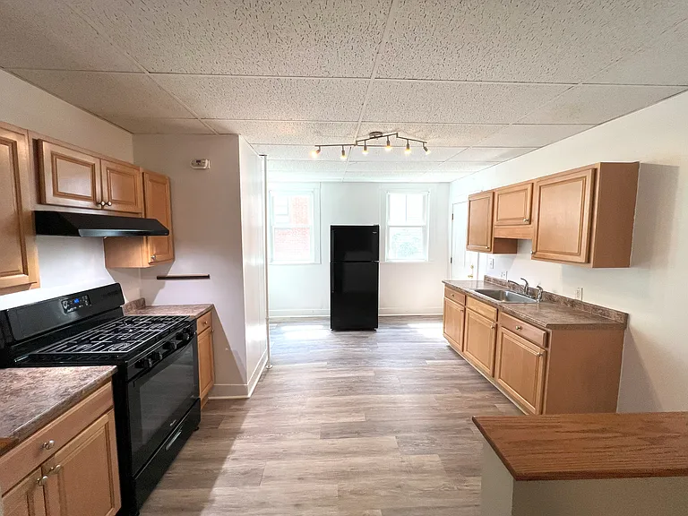 73 Danforth St #1 — Photo 2