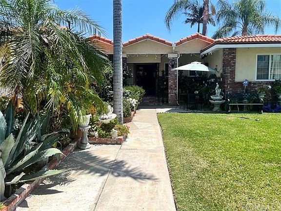 2nd image of 1138 N Pasadena Ave