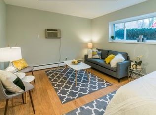 412 Langley Rd APT 2, Newton, MA 02459