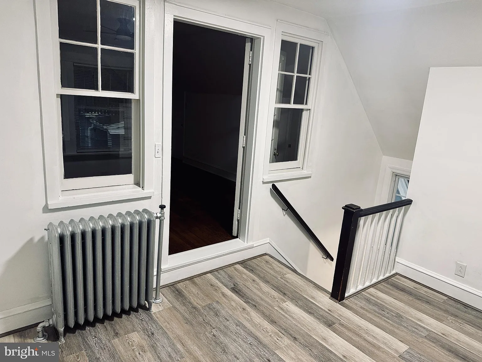 1 bed, 1.0 bath, 2025 sqft, $1,295 — Photo 3