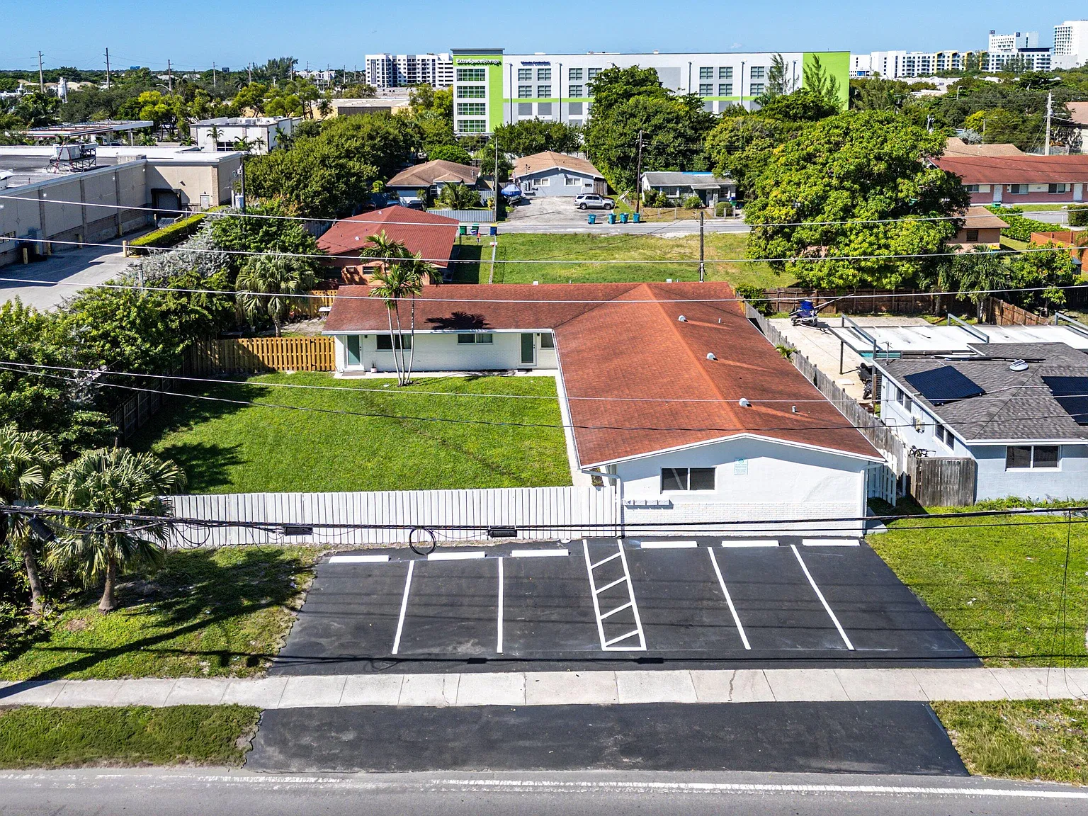 2 bed, 1.0 bath, 920 sqft, $1,950 — Photo 4
