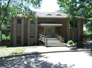 422 Coronado Dr, Grand Prairie, TX 75052