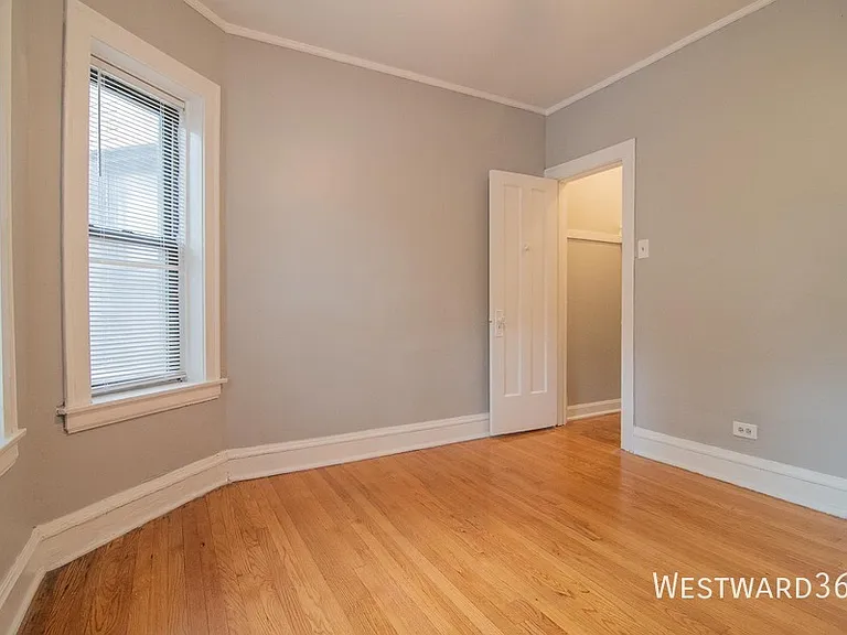 2056 W Arthur Ave #3W — Photo 7