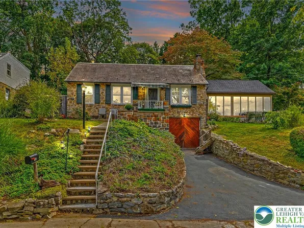 2206 Park Ave, Easton, PA 18045