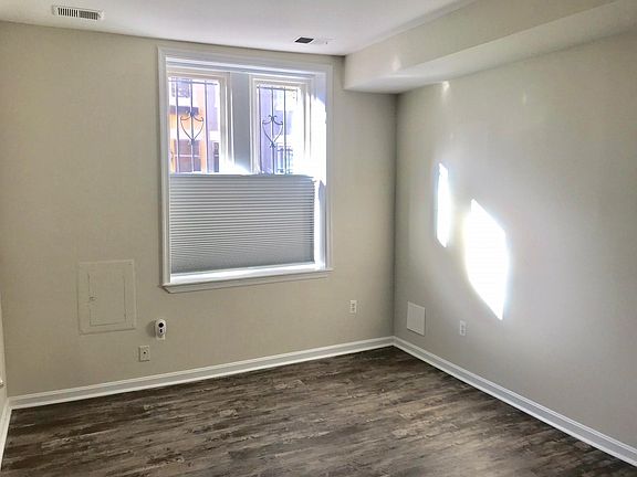 Living room with top-down/bottom-up blinds