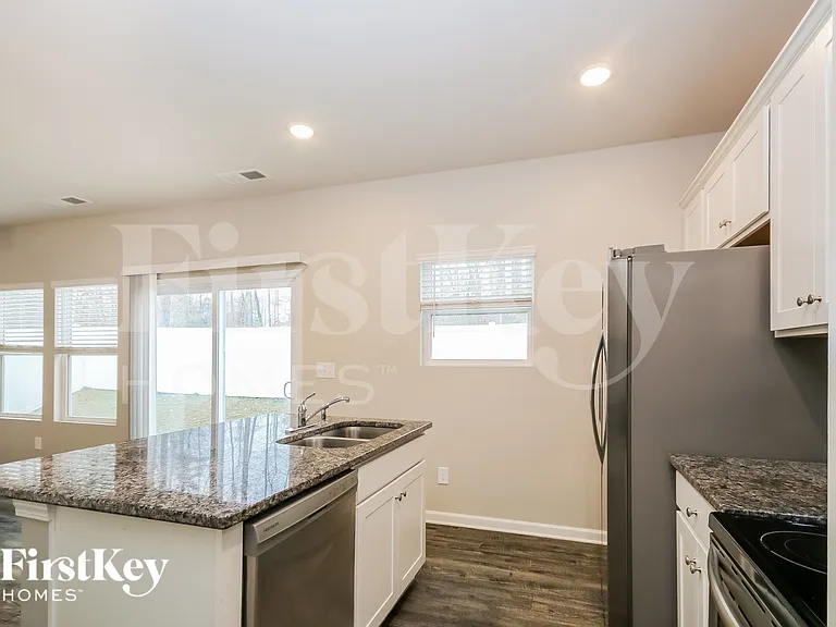 3232 Newell Village Dr — Photo 7