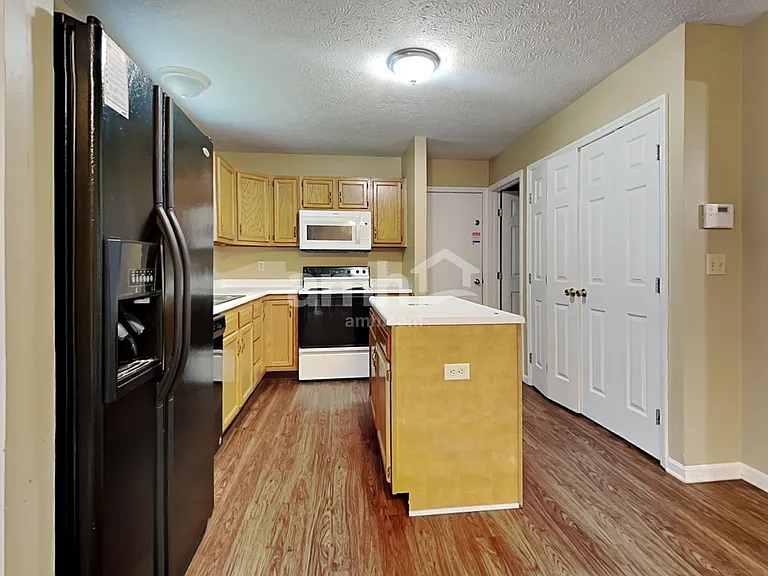 1415 E Kearney Ln — Photo 3