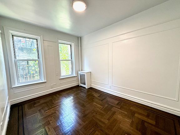 5th image of 220 E 36th St APT B4