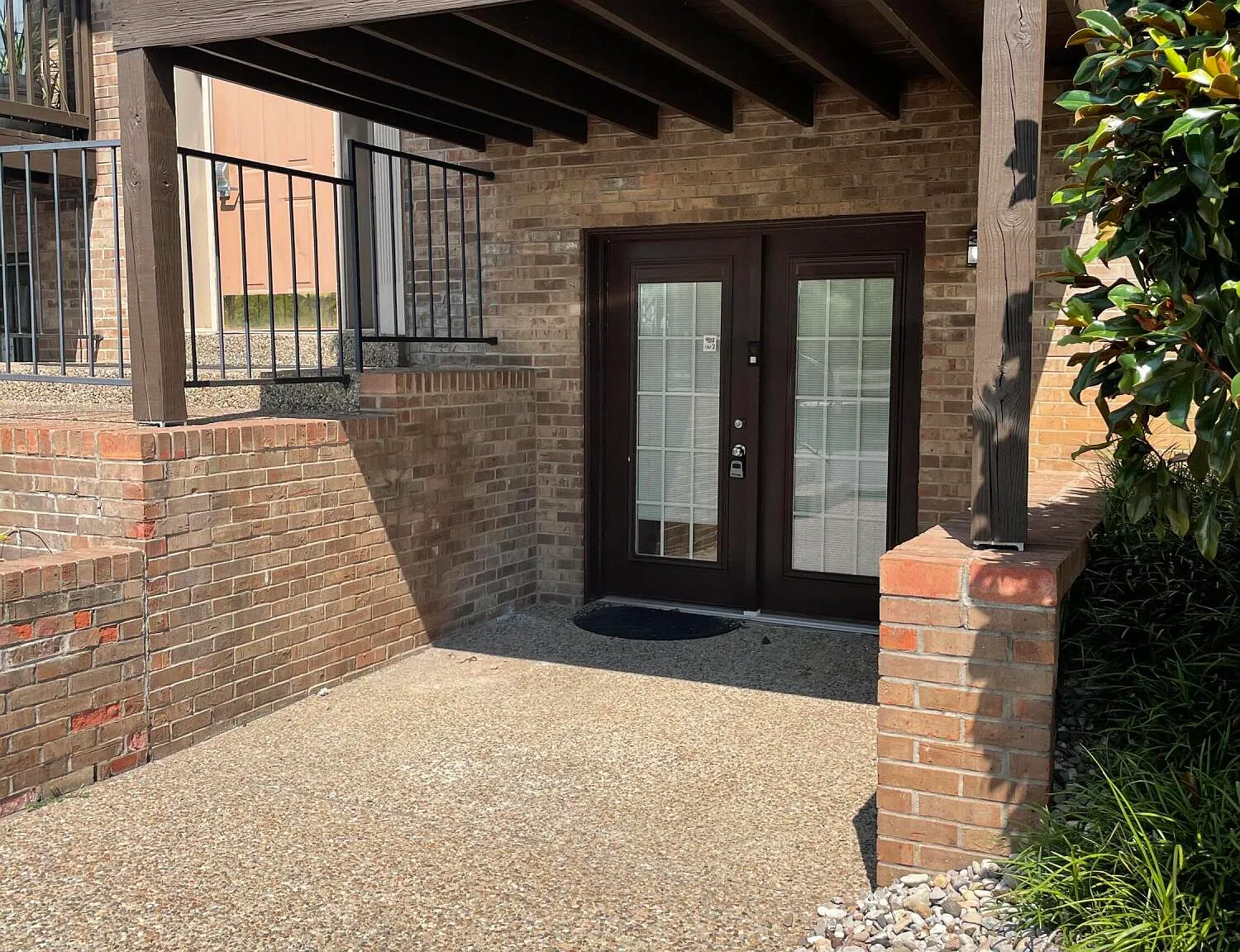 2 bed, 2.0 bath, 950 sqft, $1,600 — Photo 2