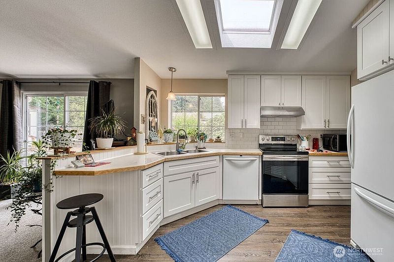 5th image of 14504 45th Avenue Ct NW