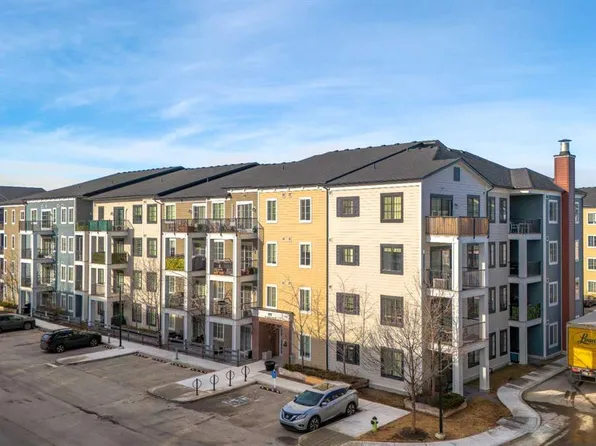 215 E Legacy Blvd SE #3202, Calgary, AB T2X 3Z5