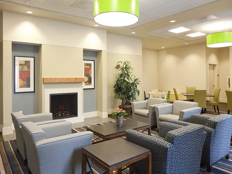 Ramona Apartments — Photo 15
