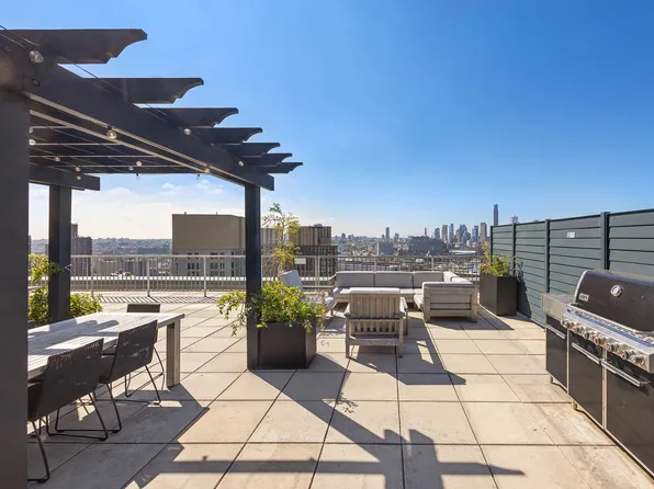 440 Kent Avenue image 10 of 10