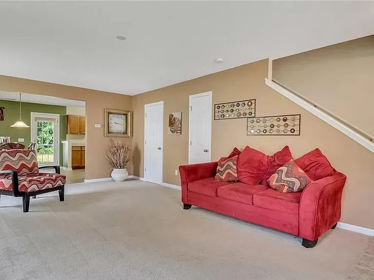 25 Bainbridge Way — Photo 2