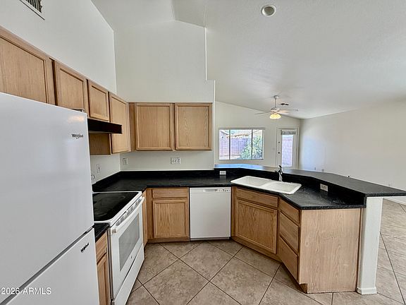 5th image of 141 W SHANNON Street