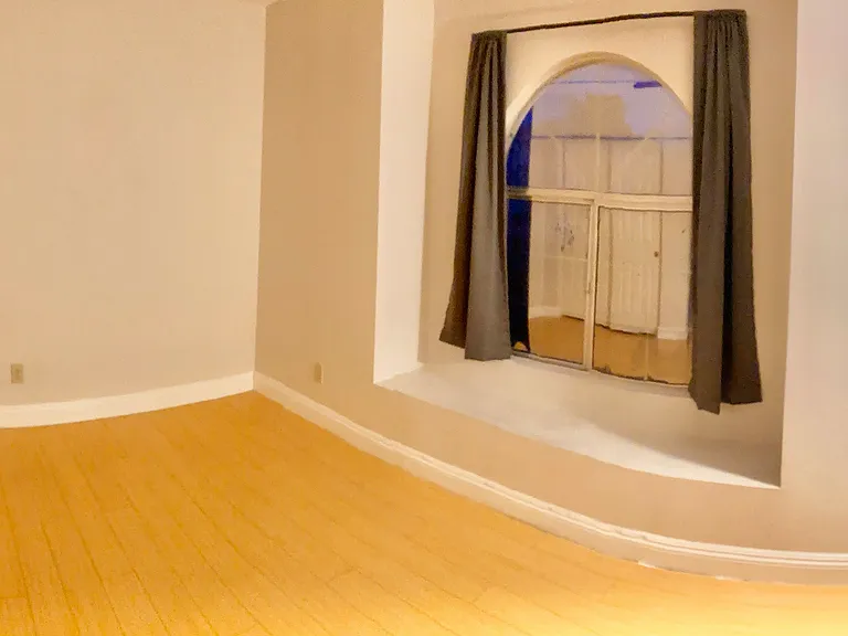 Guest bedroom #1 with closet