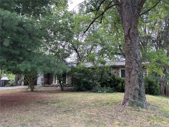 1406 W Court St, Harrison, AR 72601