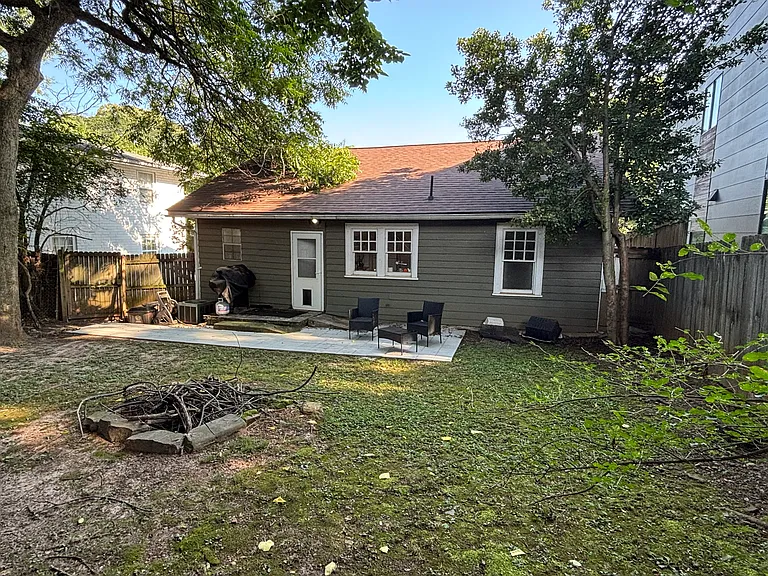 563 Morgan St NE — Photo 17