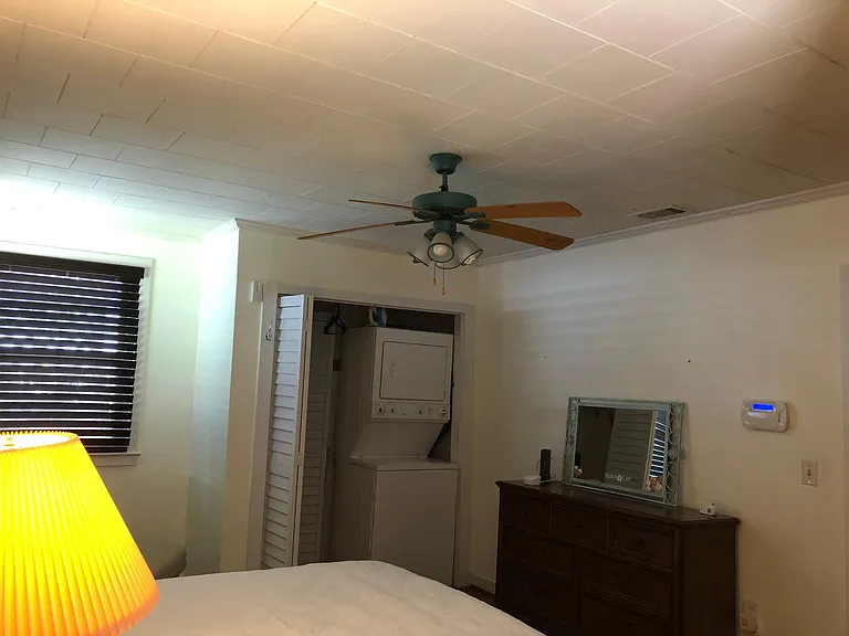 1718 E Lee St — Photo 12