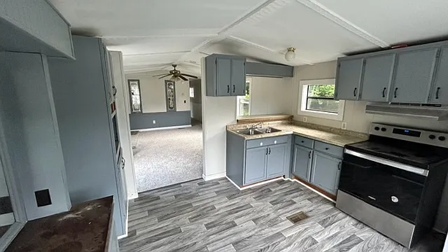 20 Iron Mine Hill Mobile Home Park — Photo 2