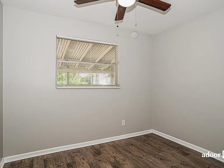 7720 Lazeau Dr — Photo 9