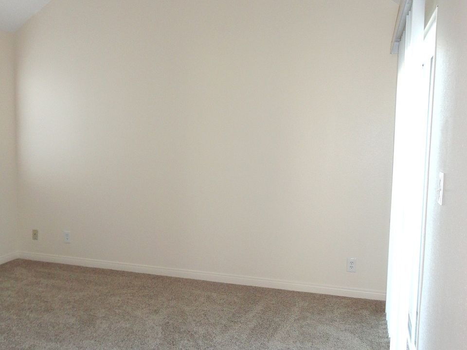 1st image of 2504 Apple Ave