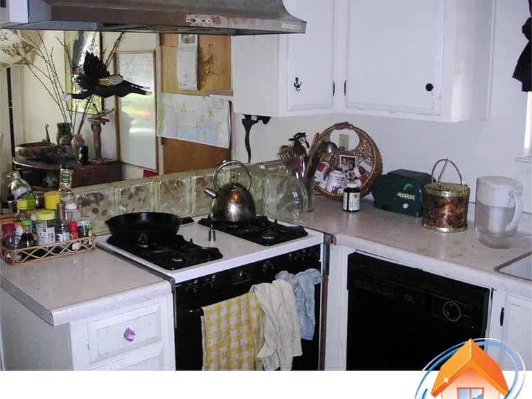 1988 Newport Ave — Photo 4