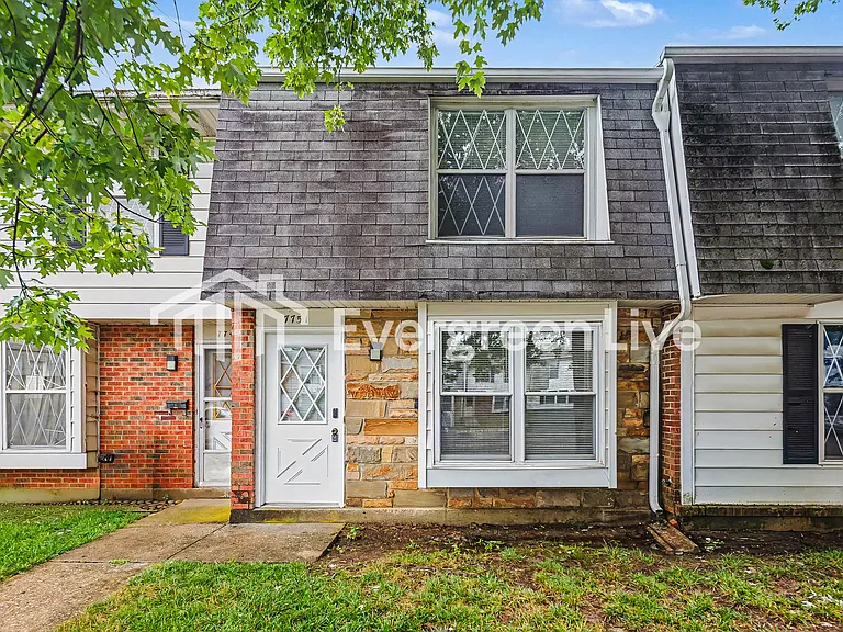 7751 Mount Hood Dr — Photo 1