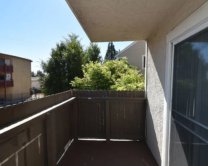 15520 Foothill Blvd — Photo 27