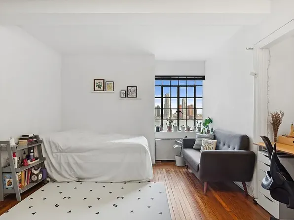 5 Tudor City Pl APT 735, New York, NY 10017