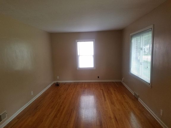 4th image of 2510 S 34th St