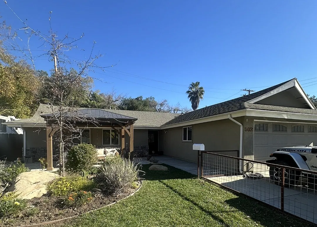 3 bed, 1378 sqft, $5,100 — Photo 1