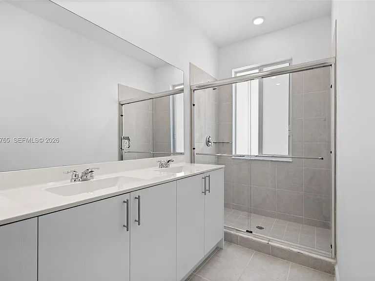 715 SE 15th St — Photo 22