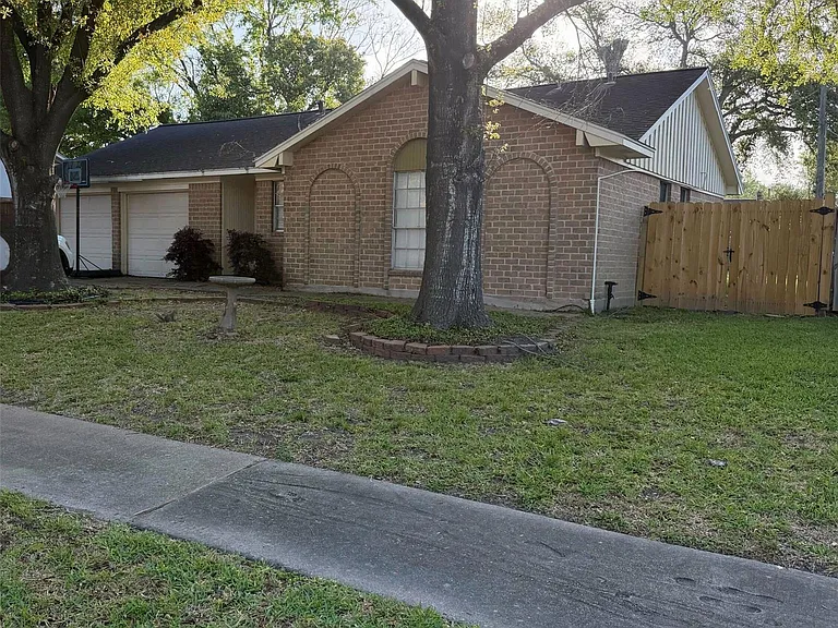 3223 Cedarmont Dr — Photo 11