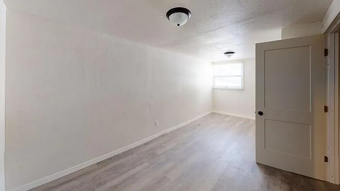 710 E Avenue F — Photo 7