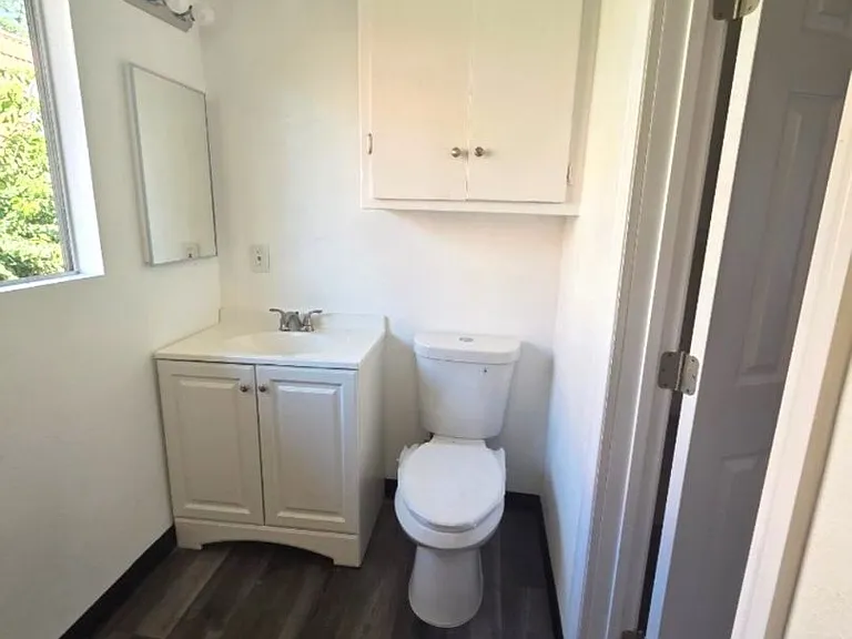 8844 Tobias Ave — Photo 7